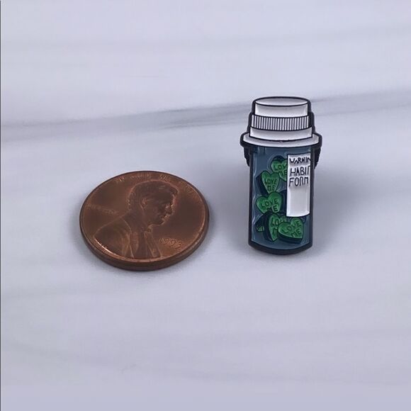 Love Obsessing Pills Enamel Pin/ Brooch - Picture 2 of 4